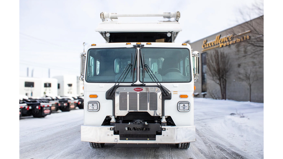 Front Loader - McNeilus 4029 Atlantic - Image 4