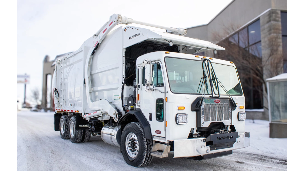 Front Loader - McNeilus 4029 Atlantic - Image 3