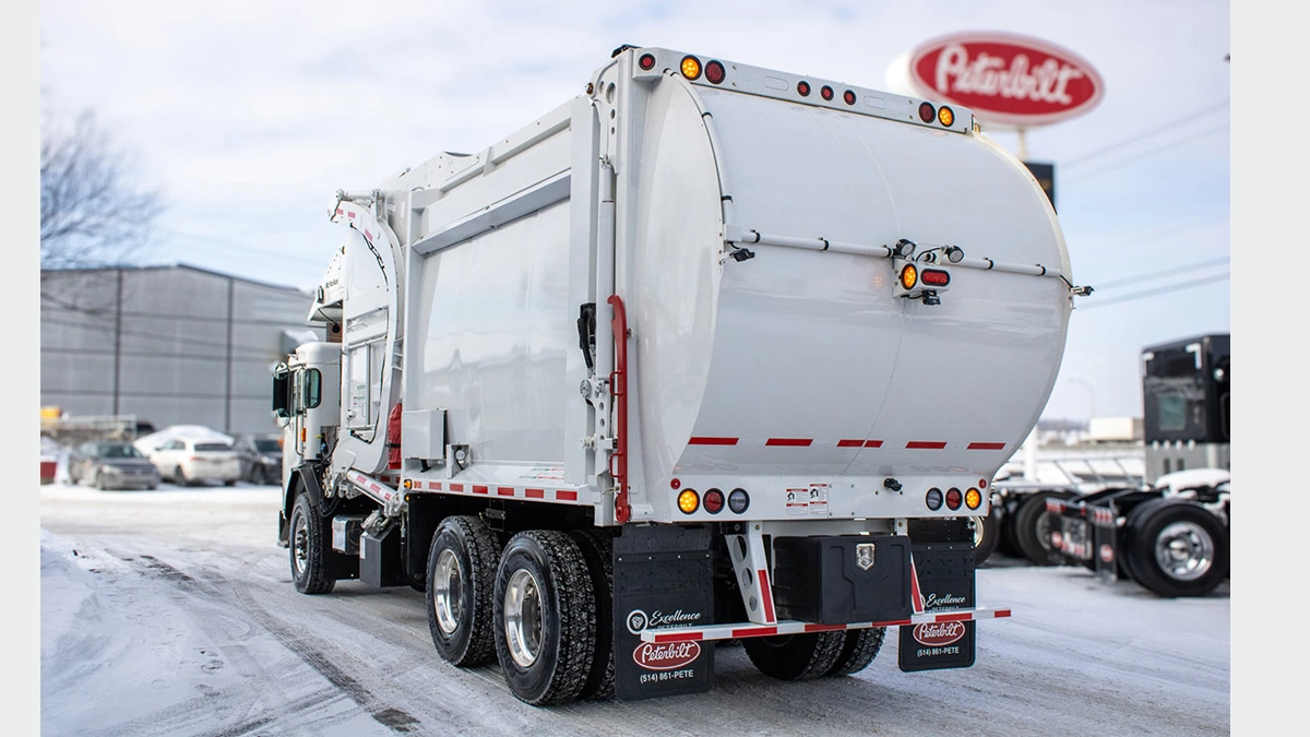 Front Loader - McNeilus 4029 Atlantic - Image 8