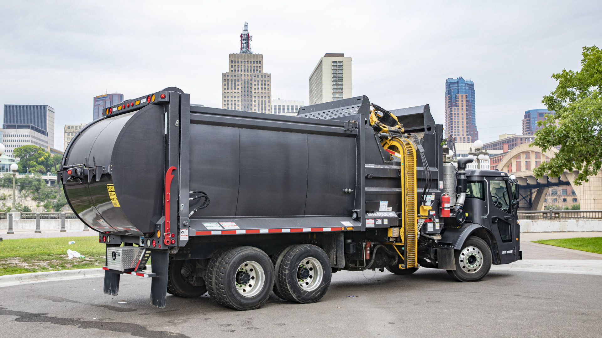 Zero Radius Side Loader